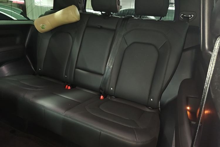 Used Land Rover Defender 2023 Facelift 90 3.0T P400 XS Left Rear Seat