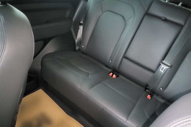 Used Land Rover Defender 2023 Facelift 90 3.0T P400 XS Left Rear Seat