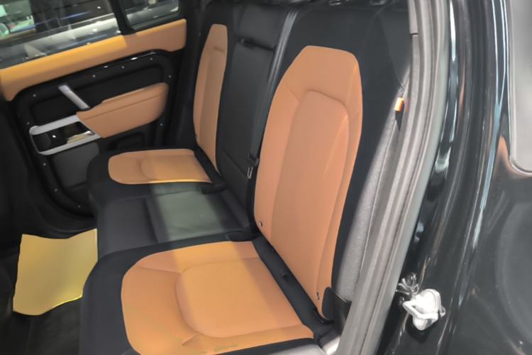 Used Land Rover Defender 2023 Facelift 110 3.0T P400 X-DYNAMIC HSE Left Rear Seat