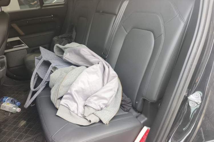 Used Land Rover Defender 2023 110 3.0T P400 Dark Edition Left Rear Seat