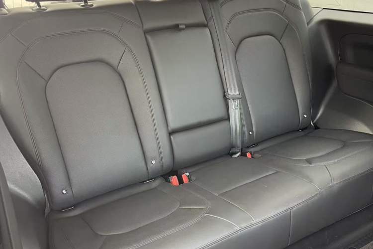 Used Land Rover Defender 2023 90 3.0T P400 XS Left Rear Seat