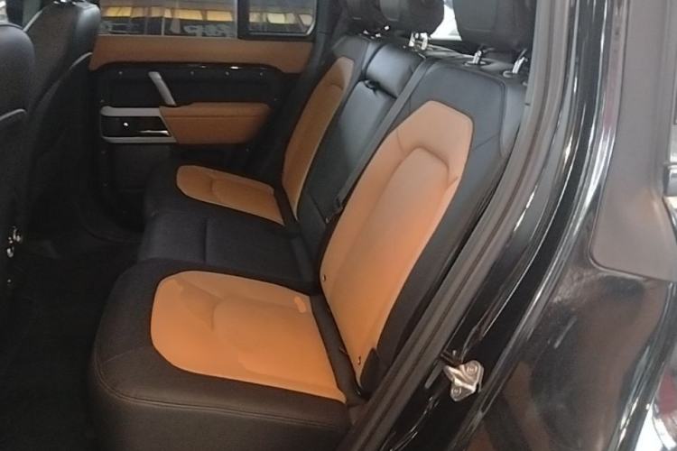 Used Land Rover Defender 2023 Facelift 110 3.0T P400 X-DYNAMIC HSE Left Rear Seat