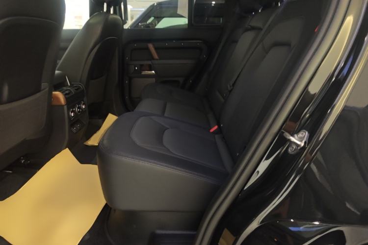 Used Land Rover Defender 2023 Facelift 110 3.0T P400 X-DYNAMIC HSE Left Rear Seat