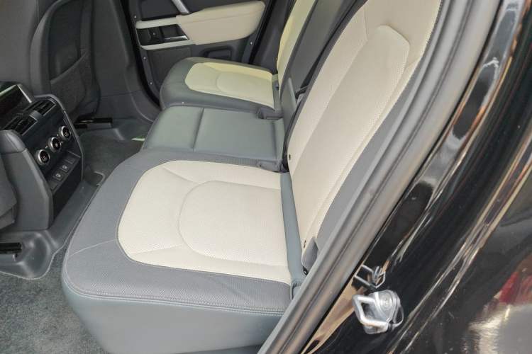 Used Land Rover Defender 2023 110 3.0T P400 Dark Edition Left Rear Seat