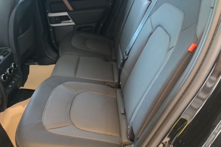 Used Land Rover Defender 2023 110 3.0T P400 X-DYNAMIC HSE Left Rear Seat
