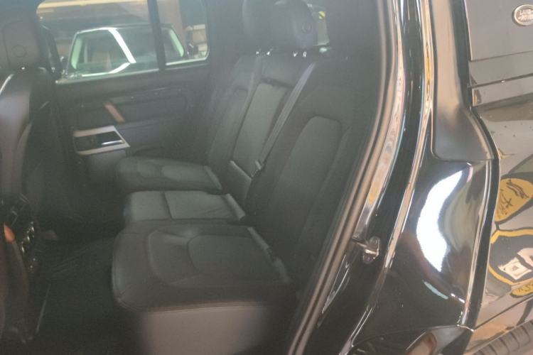 Used Land Rover Defender 2023 110 3.0T P400 X-DYNAMIC HSE Left Rear Seat