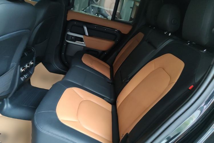 Used Land Rover Defender 2023 Facelift 110 3.0T P400 X-DYNAMIC HSE Left Rear Seat