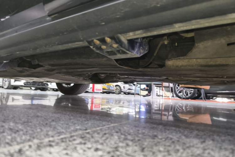 Used Land Rover Defender 2023 Facelift 110 3.0T P400 X-DYNAMIC HSE Left Side Sill
