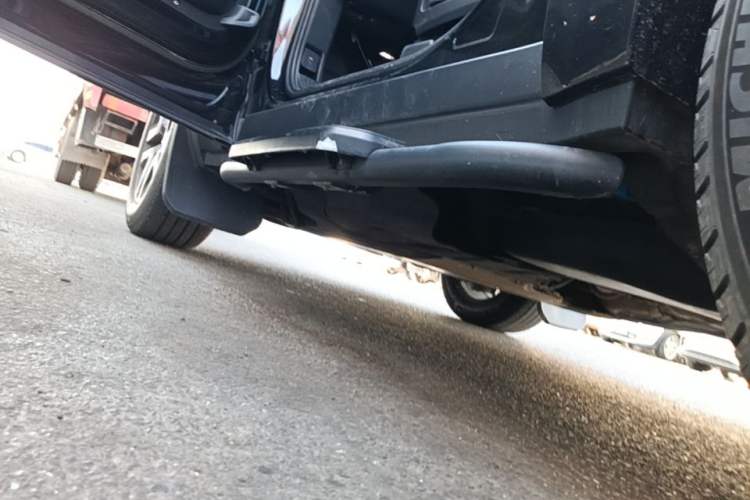 Used Land Rover Defender 2023 90 3.0T P400 XS Left Side Sill