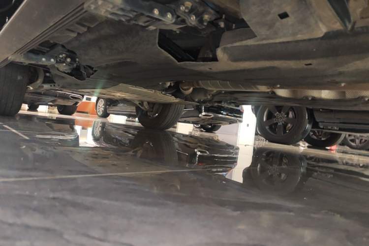 Used Land Rover Defender 2023 Facelift 110 3.0T P400 X-DYNAMIC HSE Left Side Sill