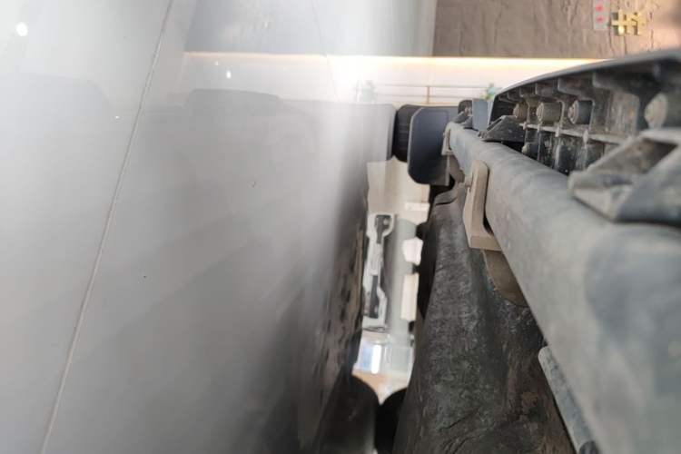 Used Land Rover Defender 2023 Facelift 110 3.0T P400 X-DYNAMIC HSE Left Side Sill