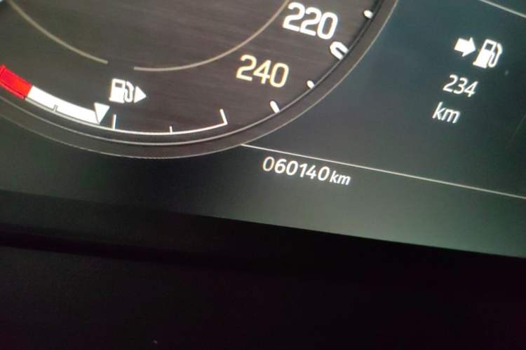 Used Land Rover Defender 2023 Facelift 110 3.0T P400 X-DYNAMIC HSE Odometer Close Up