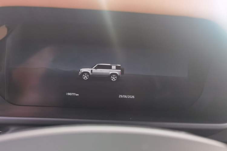 Used Land Rover Defender 2023 Facelift 110 3.0T P400 X-DYNAMIC HSE Odometer Close Up