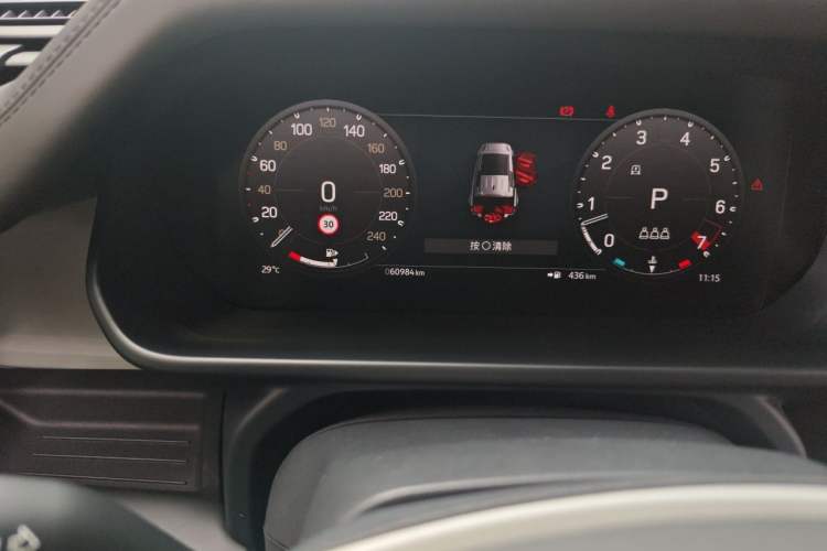 Used Land Rover Defender 2023 Facelift 110 3.0T P400 X-DYNAMIC HSE Odometer Close Up