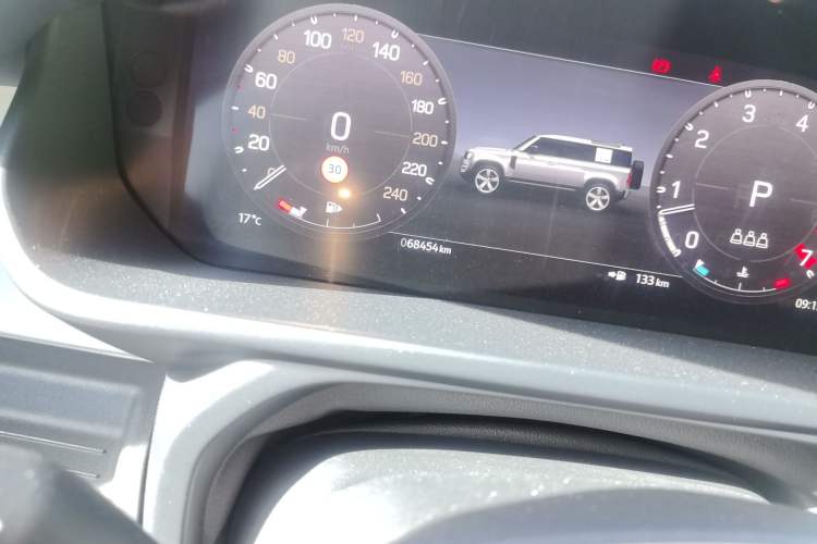 Used Land Rover Defender 2023 110 3.0T P400 Dark Edition Odometer Close Up