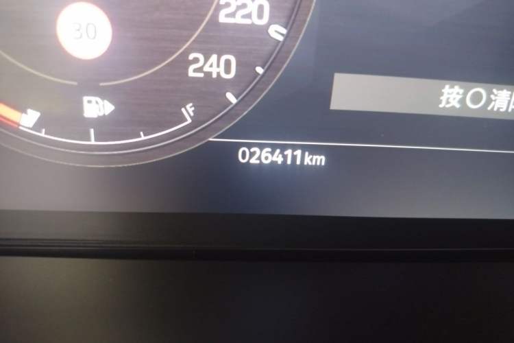 Used Land Rover Defender 2023 110 3.0T P400 X-DYNAMIC HSE Odometer Close Up
