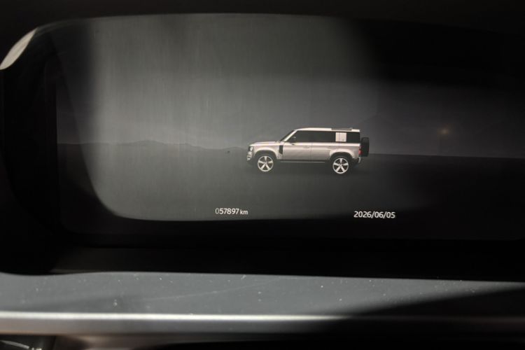Used Land Rover Defender 2023 Facelift 110 3.0T P400 X Odometer Close Up