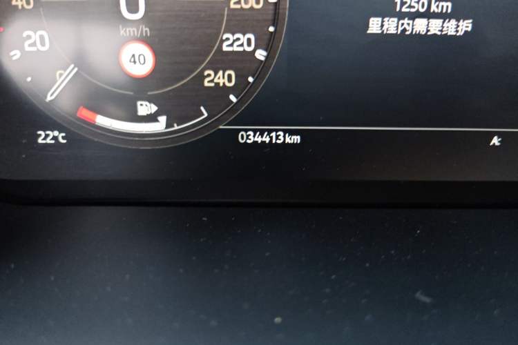 Used Land Rover Defender 2023 90 3.0T P400 Dark Edition Odometer Close Up