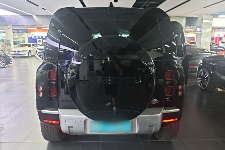 Used Land Rover Defender 2023 Facelift 90 2.0T P300 SE Rear