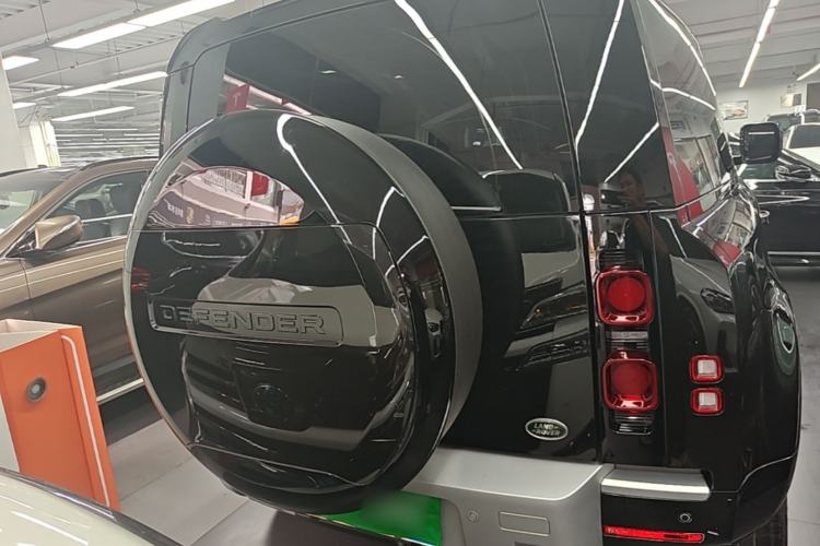 Used Land Rover Defender 2023 Facelift 90 3.0T P400 XS Rear