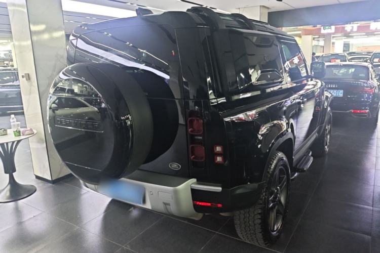 Used Land Rover Defender 2023 Facelift 90 2.0T P300 SE Rear Right 45 Deg