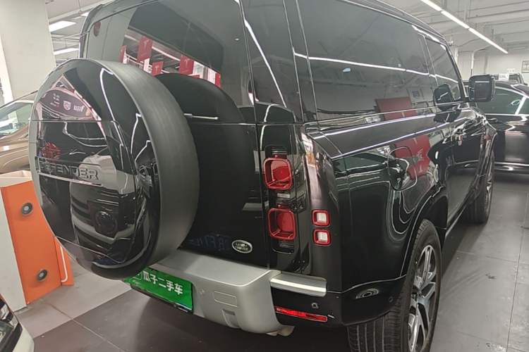 Used Land Rover Defender 2023 Facelift 90 3.0T P400 XS Rear Right 45 Deg