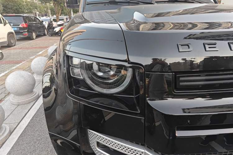 Used Land Rover Defender 2023 Revised Version 90 3.0T P400 Dark Edition Right Front Headlight