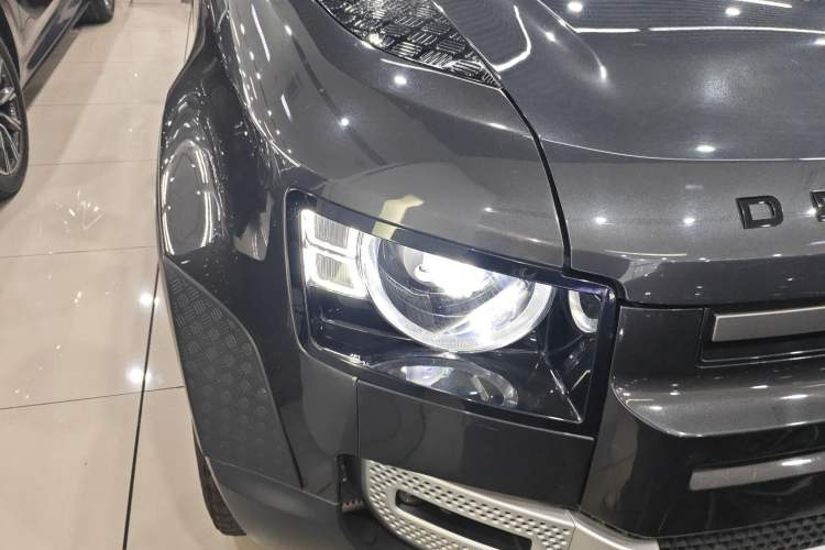 Used Land Rover Defender 2023 Revised Version 90 3.0T P400 Dark Edition Right Front Headlight
