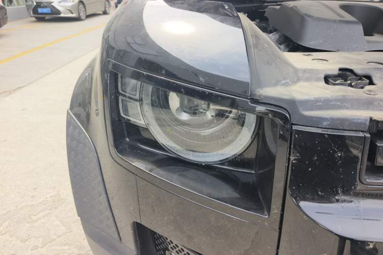 Used Land Rover Defender 2023 110 3.0T P400 Dark Edition Right Front Headlight