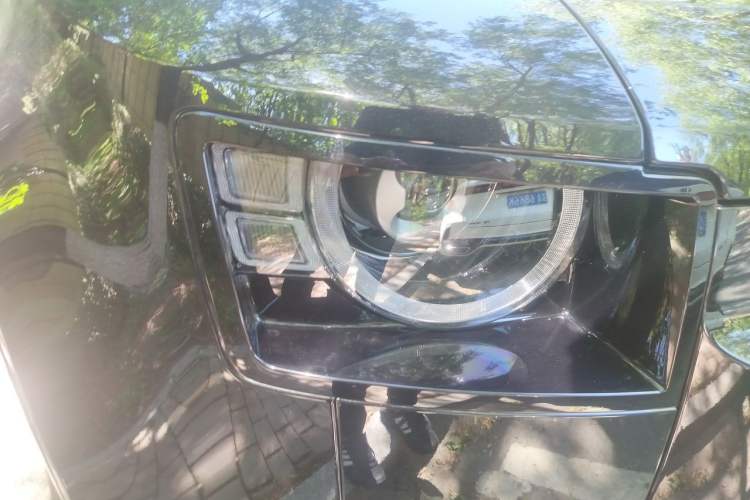 Used Land Rover Defender 2023 110 3.0T P400 X-DYNAMIC HSE Right Front Headlight