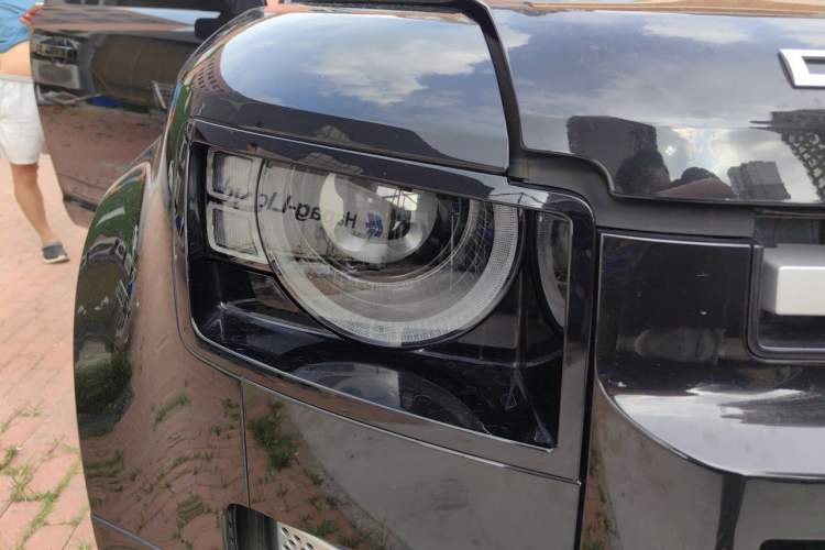 Used Land Rover Defender 2023 Revised Version 90 3.0T P400 Dark Edition Right Front Headlight