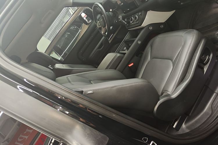 Used Land Rover Defender 2023 Facelift 90 3.0T P400 XS Right Front Seat