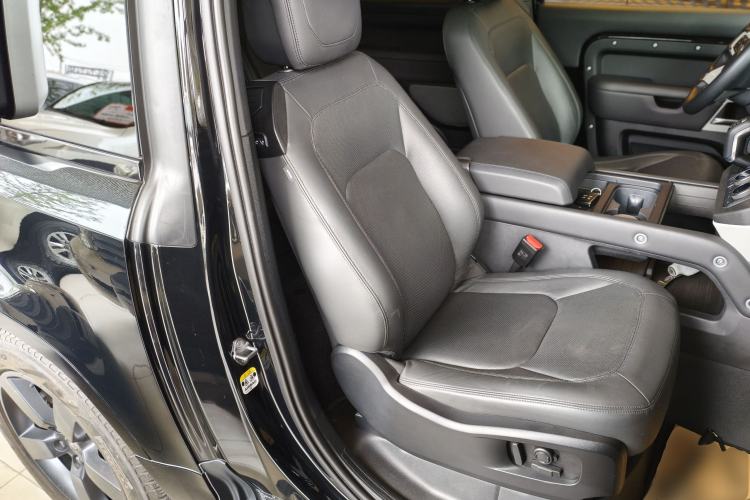 Used Land Rover Defender 2023 Facelift 90 3.0T P400 XS Right Front Seat