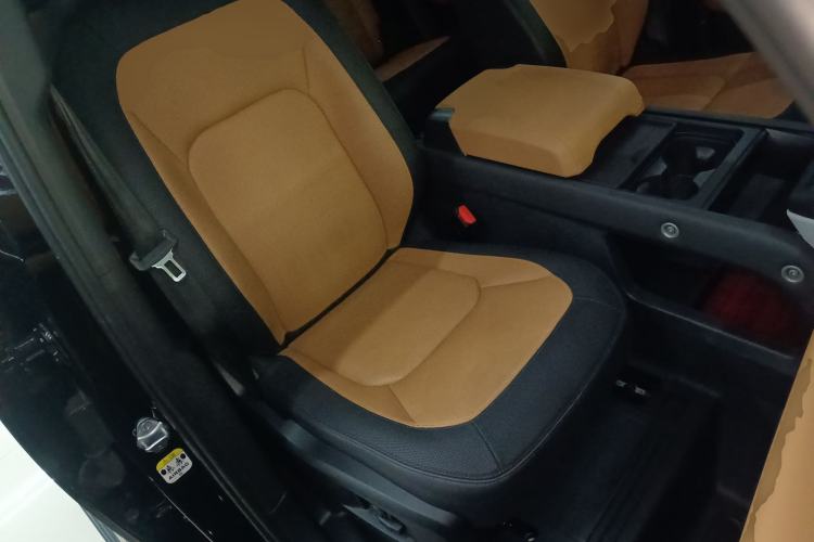 Used Land Rover Defender 2023 Facelift 110 3.0T P400 X-DYNAMIC HSE Right Front Seat