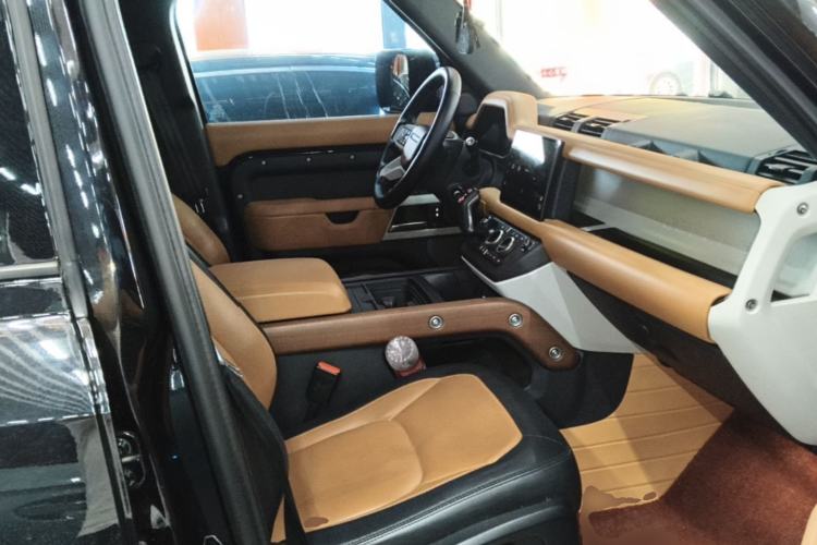 Used Land Rover Defender 2023 Facelift 110 3.0T P400 X-DYNAMIC HSE Right Front Seat