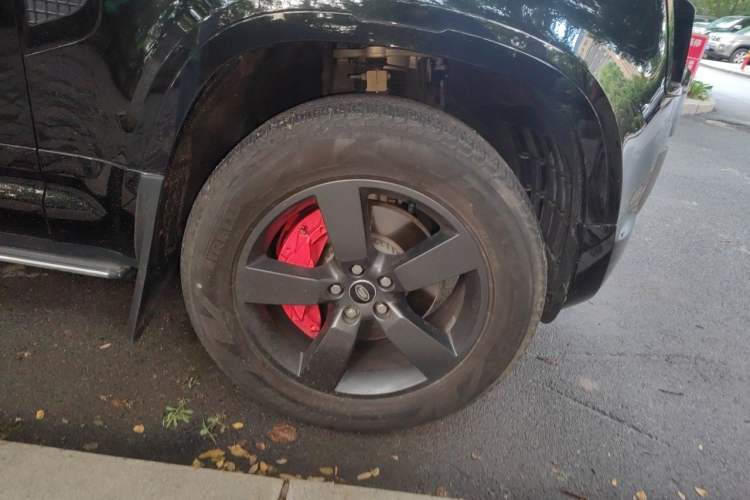 Used Land Rover Defender 2023 Facelift 110 3.0T P400 X-DYNAMIC HSE Right Front Wheel Hub