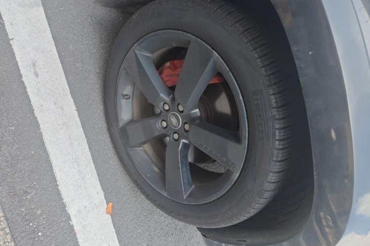 Used Land Rover Defender 2023 130 3.0T P400 X Right Front Wheel Hub