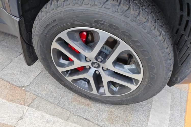 Used Land Rover Defender 2023 Facelift 110 3.0T P400 Dark Edition Right Front Wheel Hub