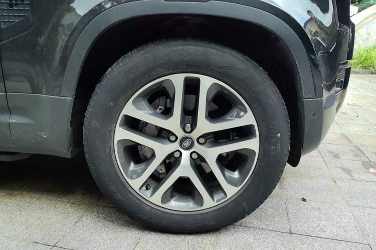 Used Land Rover Defender 2023 130 3.0T P400 HSE Right Front Wheel Hub