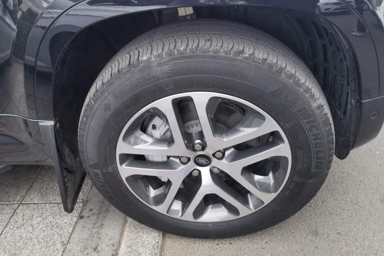 Used Land Rover Defender 2023 Facelift 90 3.0T P400 XS Right Front Wheel Hub