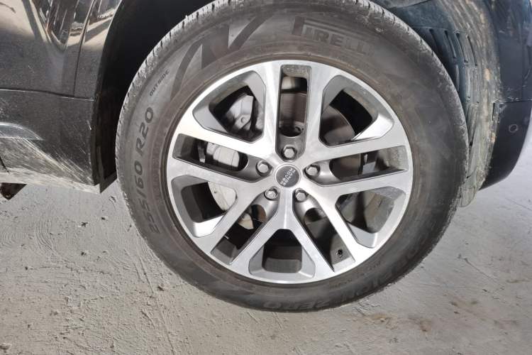 Used Land Rover Defender 2023 Facelift 110 3.0T P400 X-DYNAMIC HSE Right Front Wheel Hub