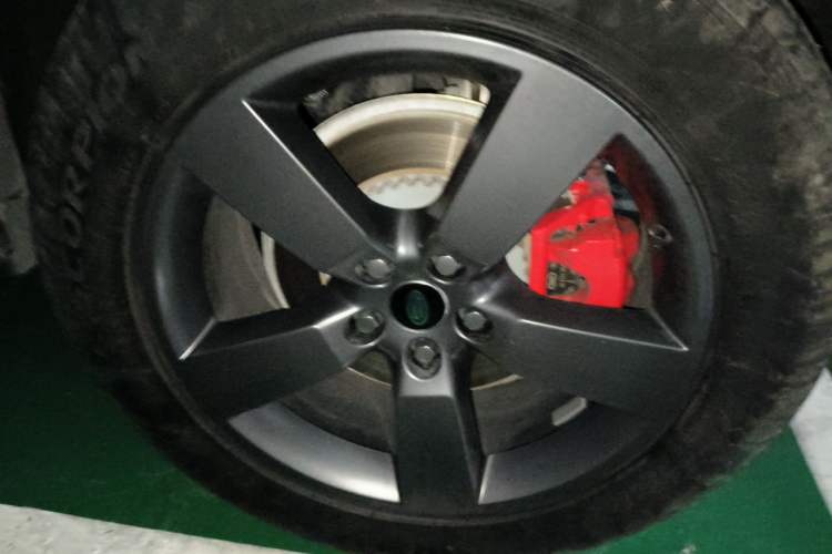 Used Land Rover Defender 2023 130 3.0T P400 HSE Right Front Wheel Hub