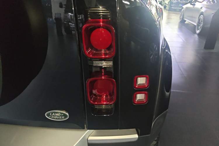 Used Land Rover Defender 2023 Facelift 90 2.0T P300 SE Right Rear Taillight