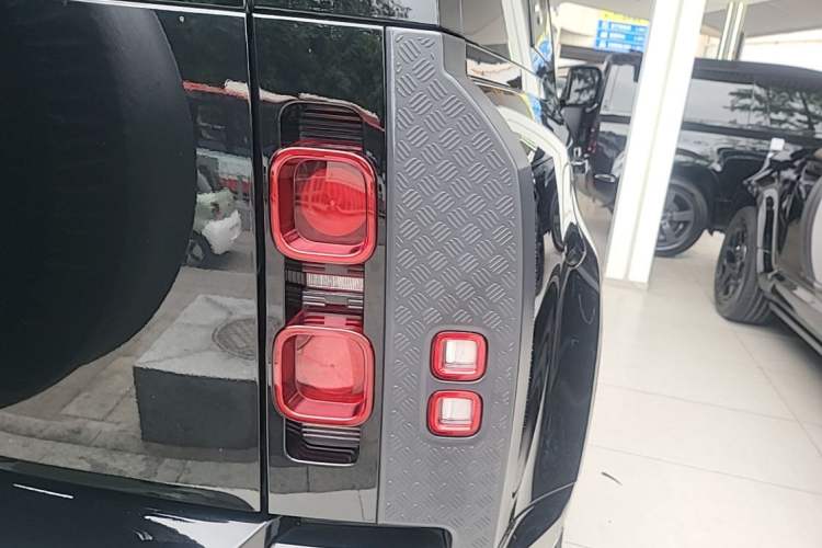 Used Land Rover Defender 2023 Facelift 110 3.0T P400 Dark Edition Right Rear Taillight