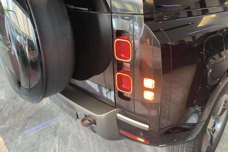 Used Land Rover Defender 2023 Facelift 110 3.0T P400 X-DYNAMIC HSE Right Rear Taillight