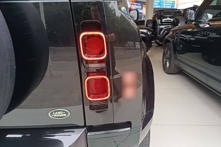 Used Land Rover Defender 2023 Facelift 90 3.0T P400 XS Right Rear Taillight