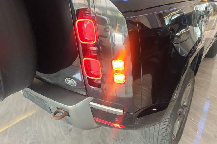 Used Land Rover Defender 2023 Facelift 110 3.0T P400 X-DYNAMIC HSE Right Rear Taillight