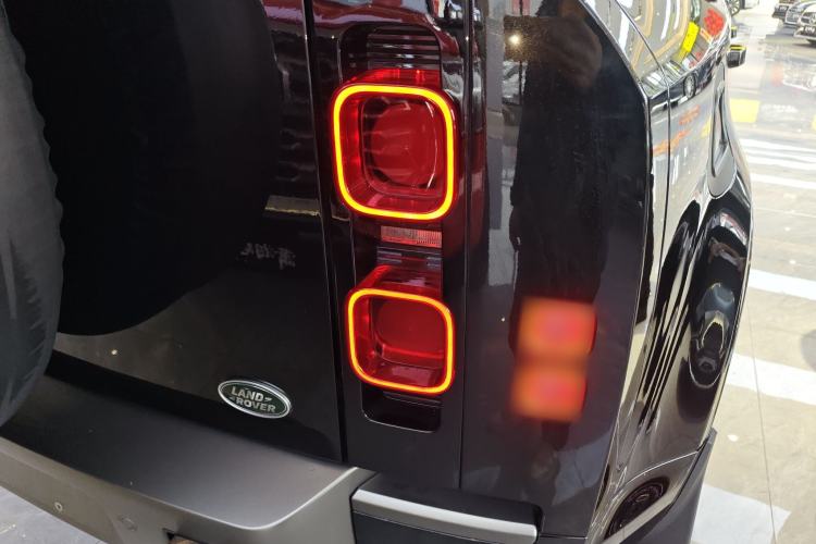 Used Land Rover Defender 2023 Facelift 110 3.0T P400 X-DYNAMIC HSE Right Rear Taillight