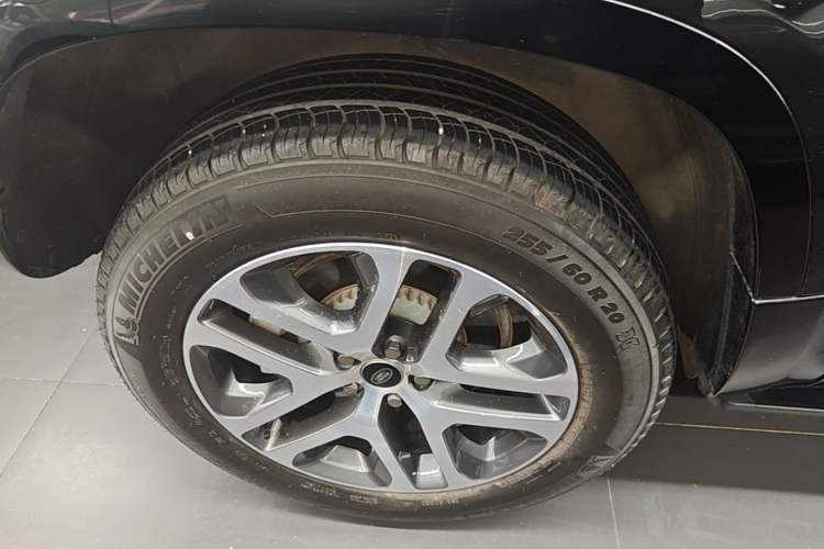 Used Land Rover Defender 2023 Facelift 90 3.0T P400 XS Right Rear Wheel Hub
