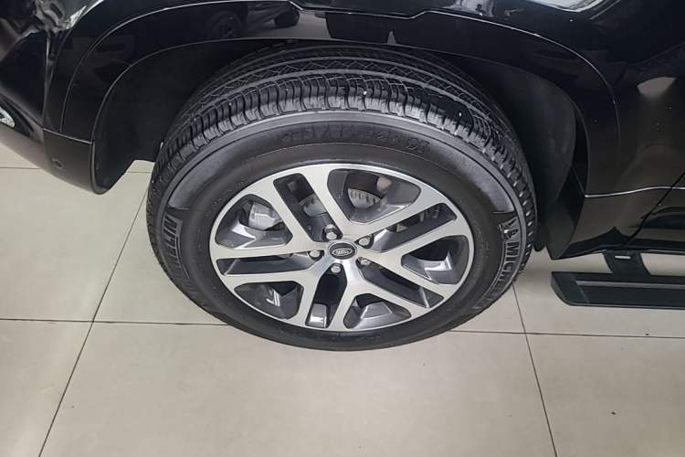 Used Land Rover Defender 2023 Facelift 90 3.0T P400 XS Right Rear Wheel Hub